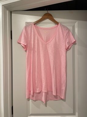 Lilly Pulitzer Light Pink V-Neck Short Sleeve Tee 100% Pima cotton small